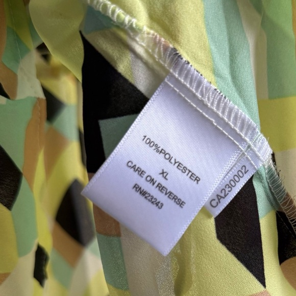 NWOT New York & Company Black and Yellow Pattern Tie Front Blouse Size XL - Picture 9 of 9